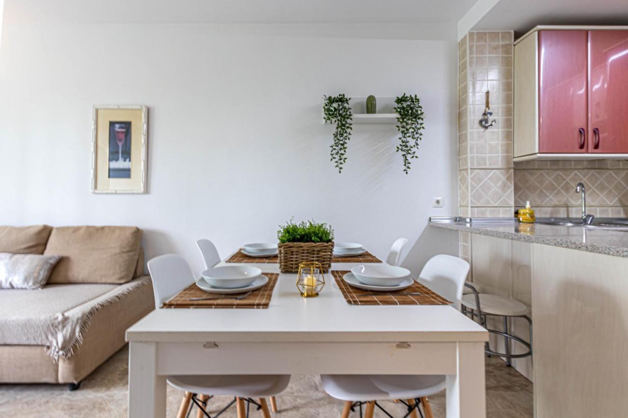 Apartment 797 Rentals- Duplex 7 En La Carihuela A 1 Min De La Playa *