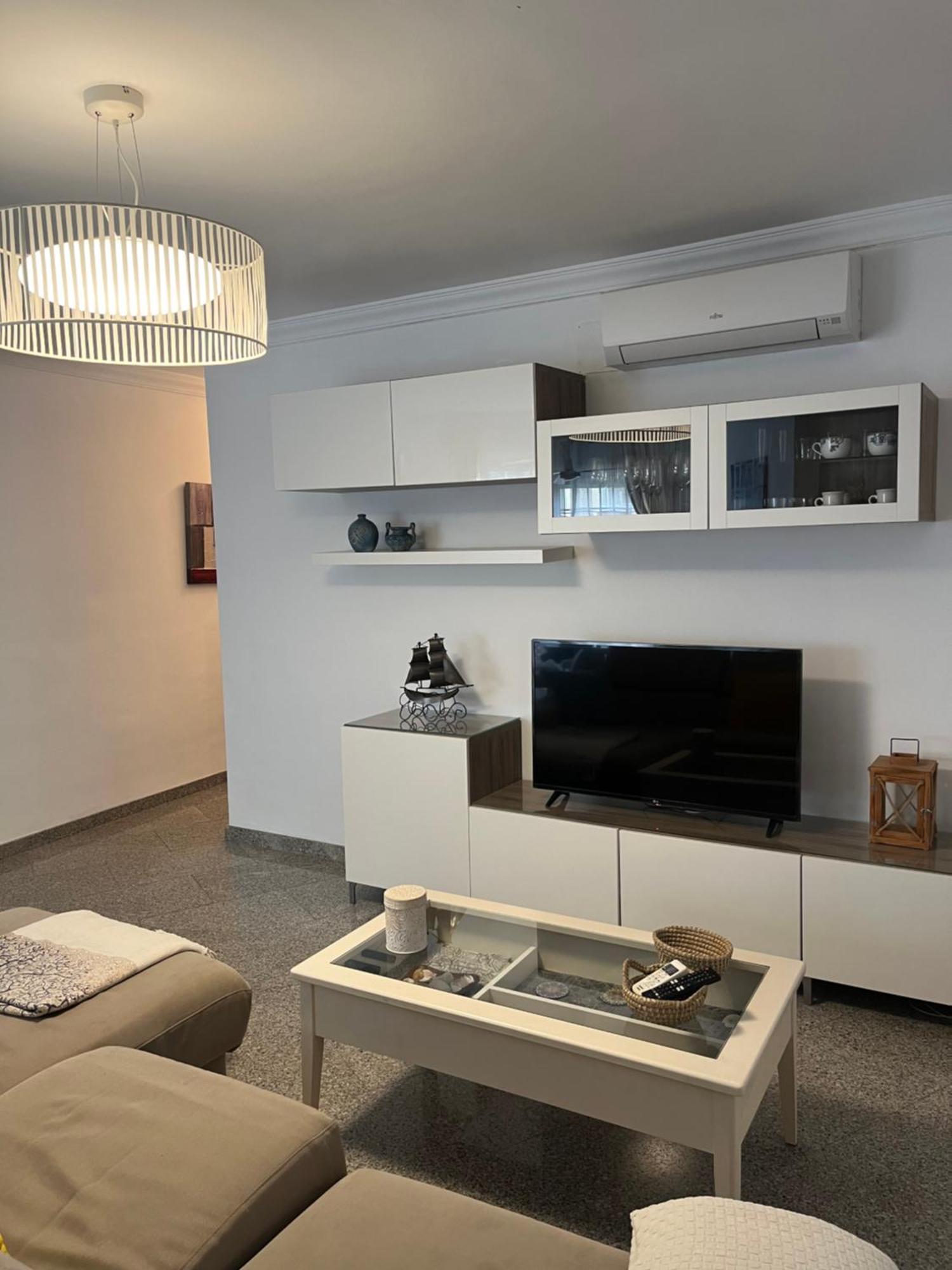 Reyes La Carihuela Apartment Torremolinos