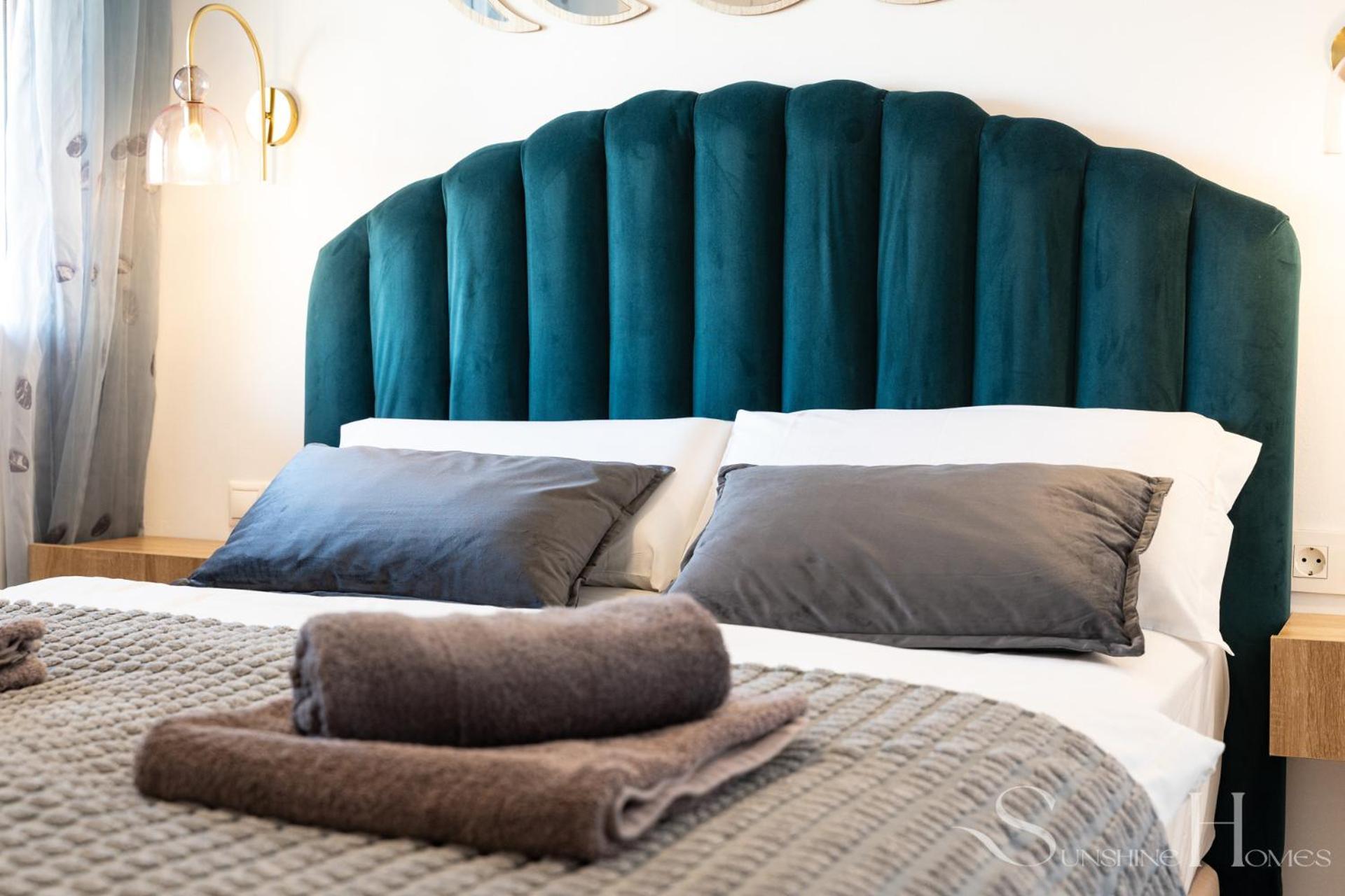 First Line , Cosy And Comfortable + Swimming Pool *