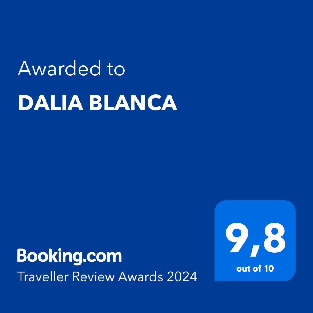 Dalia Blanca *
