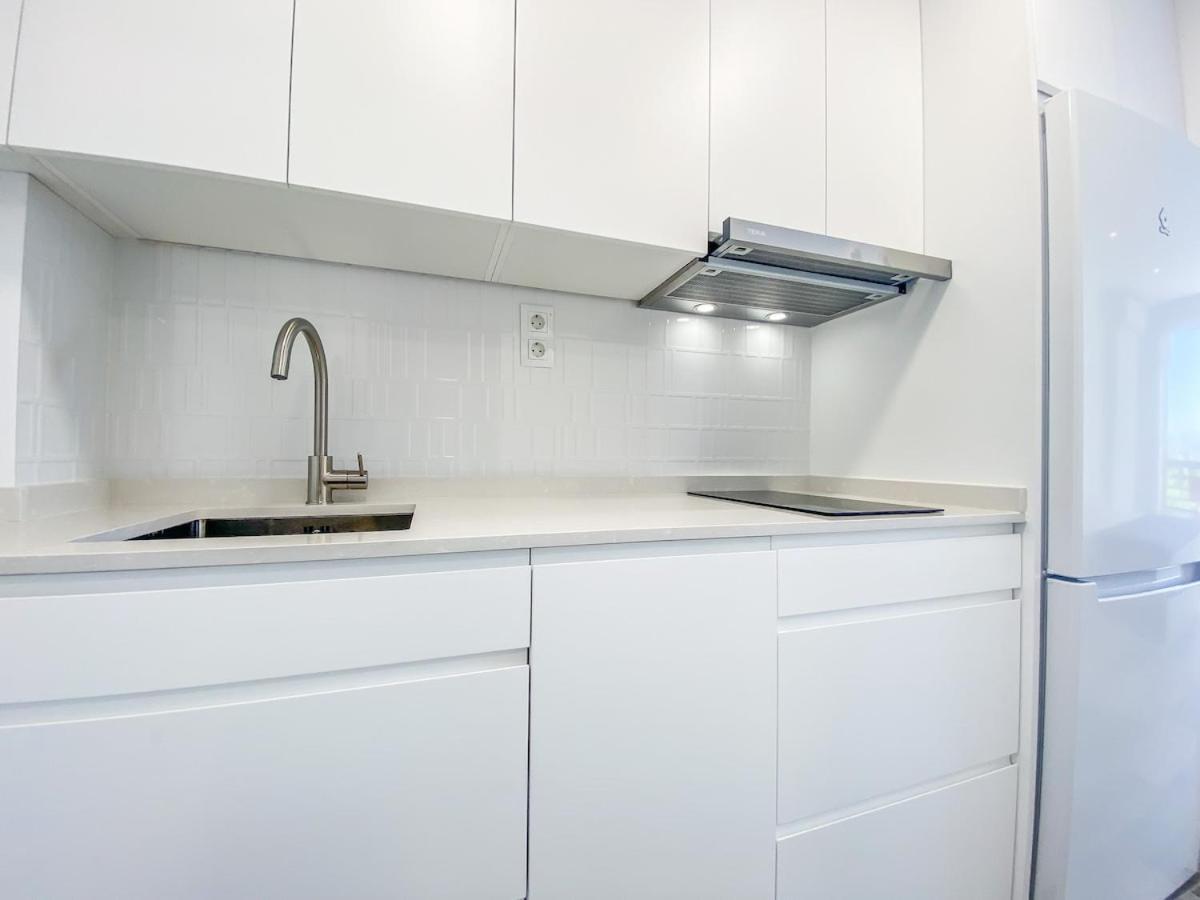 Apartment Wifi, Terraza, Piscina Y Acceso Privado A La Playa Torremolinos