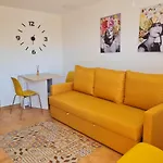 Malagasuite Picturesque Apartment