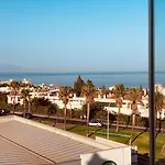 ¡Precioso apartamento con piscina!