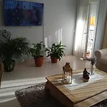 Alquilo Habitaciones Con Bano Y Cocina Compartida