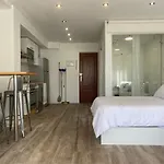 Central Torremolinos Garden Apartment - Sea Views