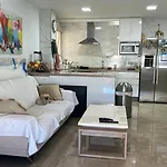 Precioso Dormitorio En El Centro De Torremolinos