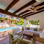 Cubo\'S Villa Las Capuchinas