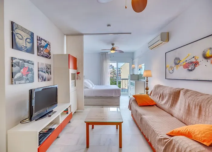Homeforguest Bright Studio In La Carihuela Near The Beach