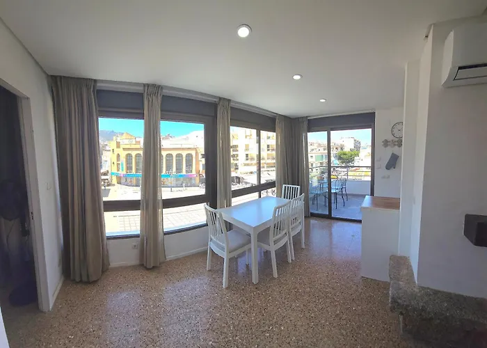 Nogalera Rainbow, 2-Bedroom Apartment With Pool And Parking