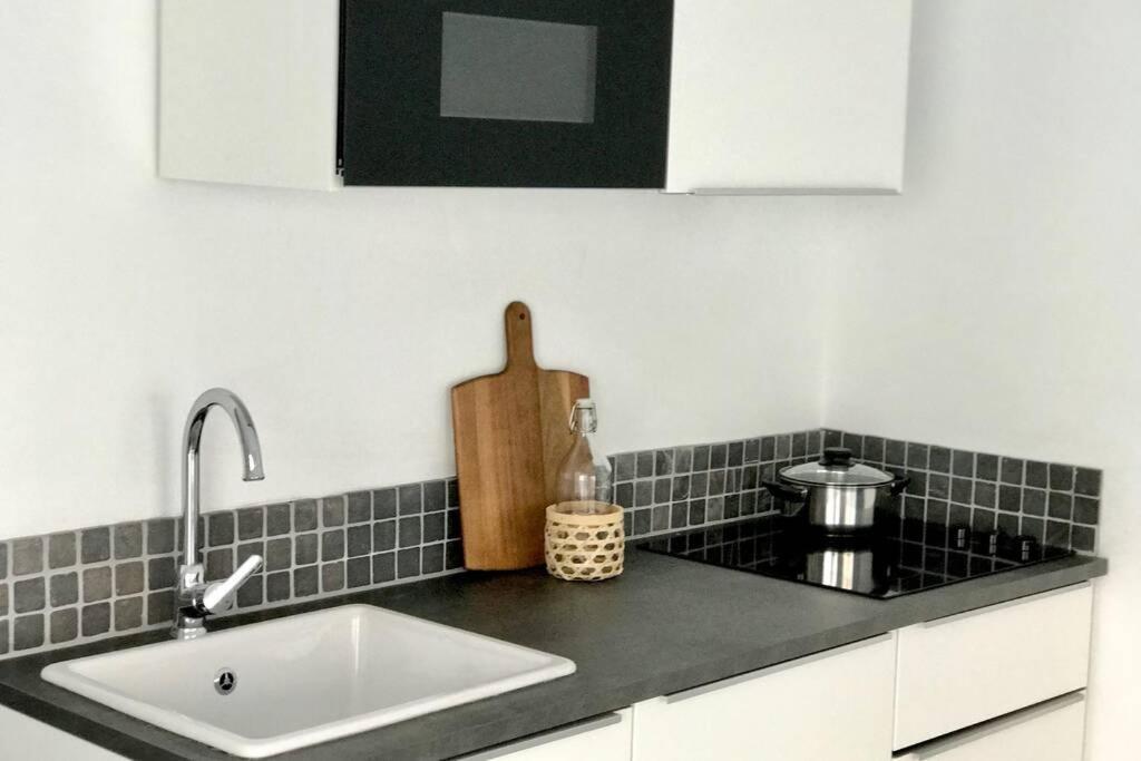 Begonia Center 230 By Namaste Elite Apartment