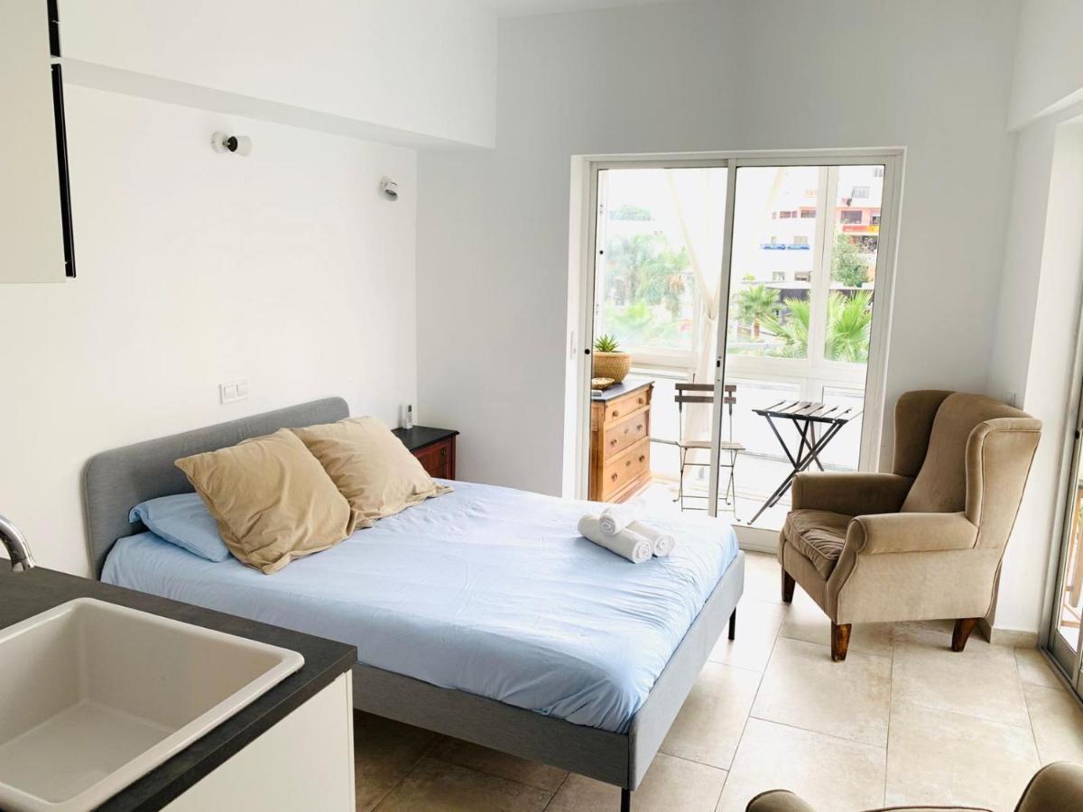 Begonia Center 230 By Namaste Elite *