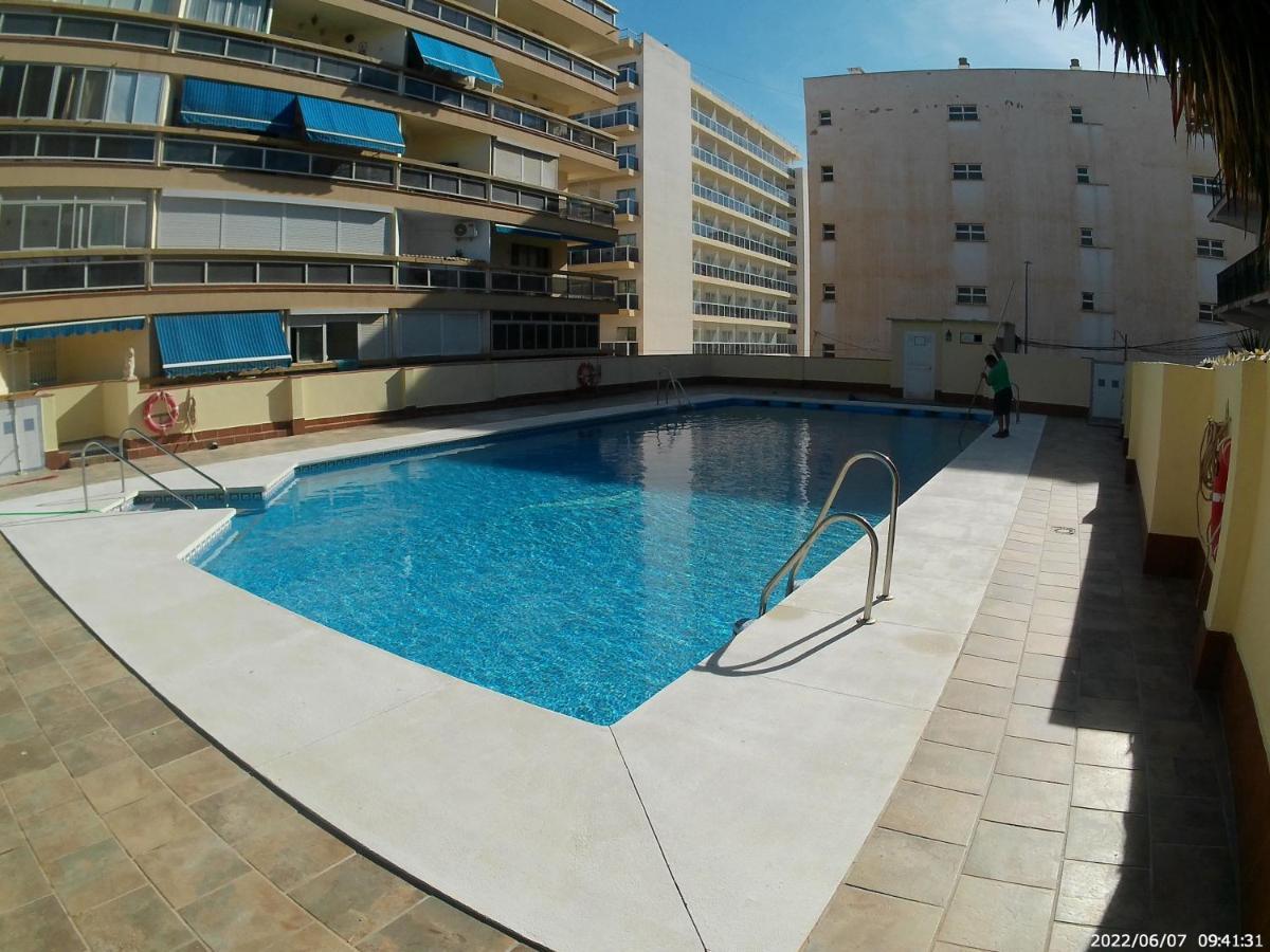 Holidays2torremolinos: With Pool And Rooftop Terrace Apartment Torremolinos