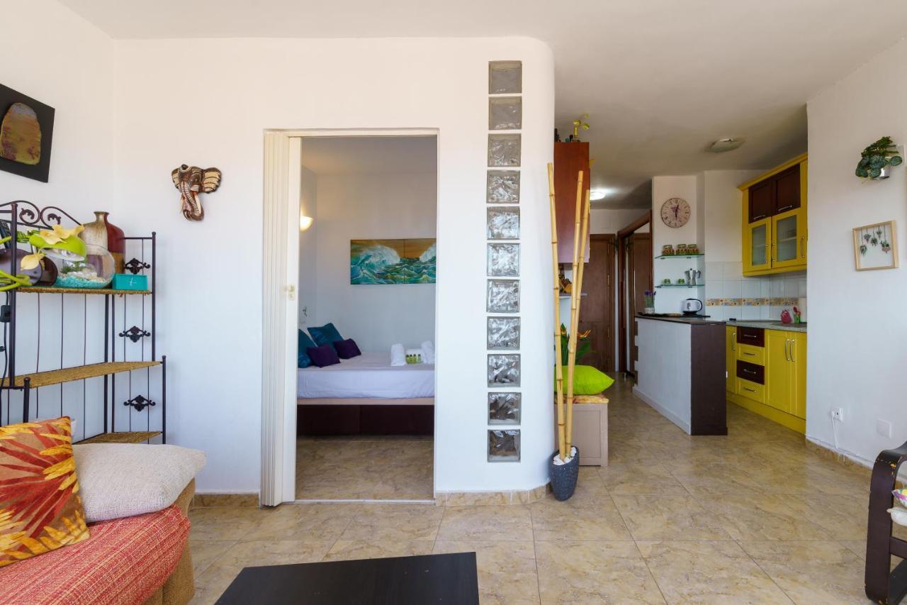 Ct 185 - Six Colors Apartment