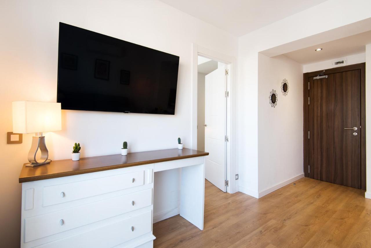 Aloha Puerto Private 1st Line Carihuela Appartement