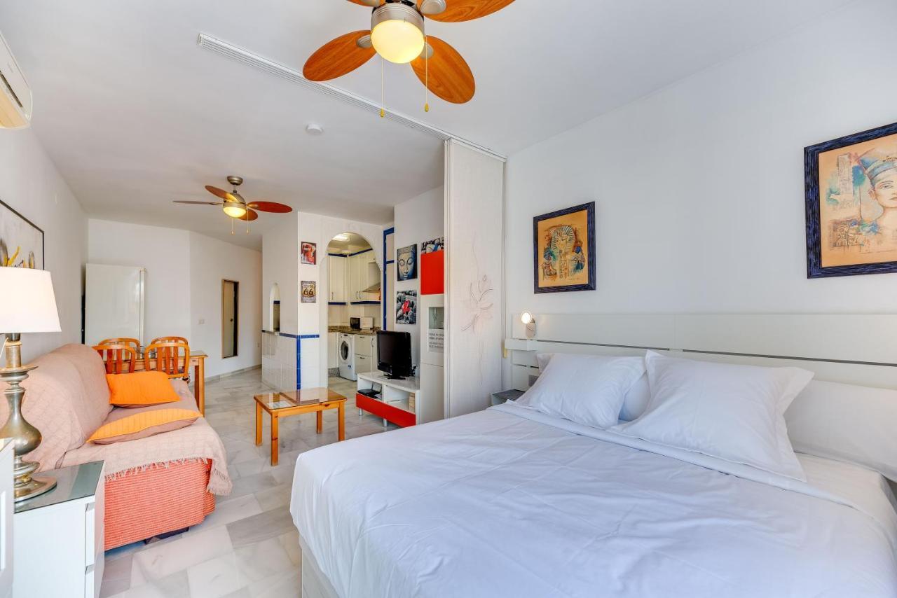 Homeforguest Bright In La Carihuela Near The Appartement Torremolinos
