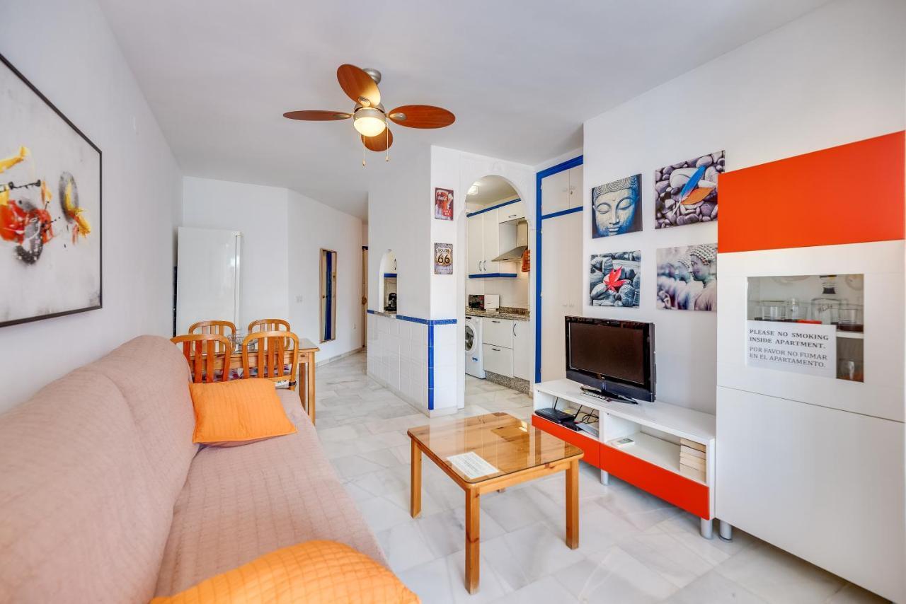 Homeforguest Bright In La Carihuela Near The Appartement