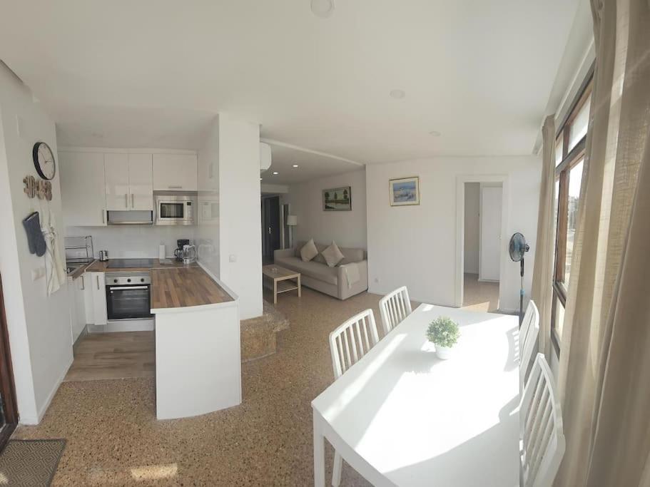 Nogalera Rainbow, 2-bedroom With Pool And Parking Apartment Torremolinos
