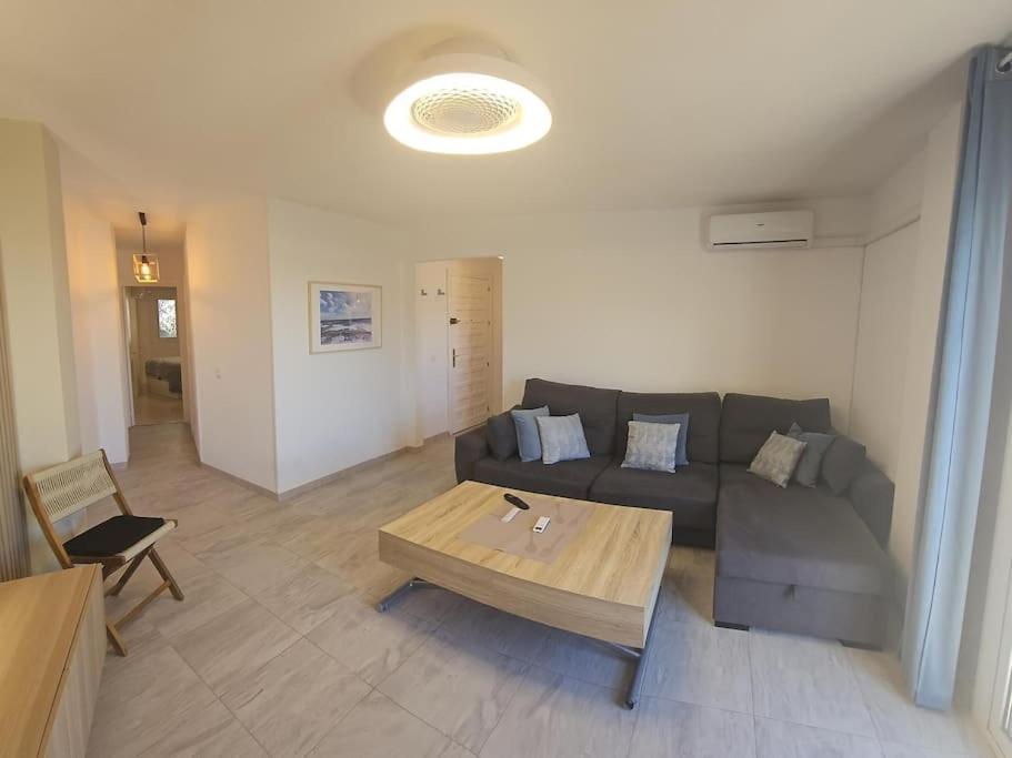 Symphony Sunrise, With Stunning Sea Views And Short Walk To The By Namaste Elite Apartment Torremolinos