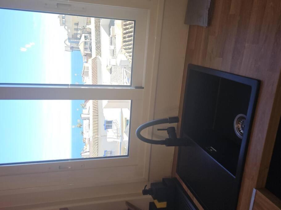Symphony Sunrise, With Stunning Sea Views And Short Walk To The By Namaste Elite *