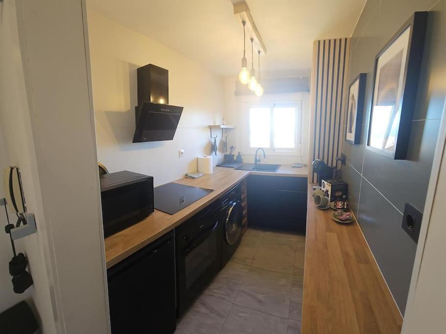 Symphony Sunrise, With Stunning Sea Views And Short Walk To The By Namaste Elite Apartment