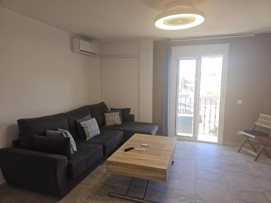 Symphony Sunrise, With Stunning Sea Views And Short Walk To The By Namaste Elite *