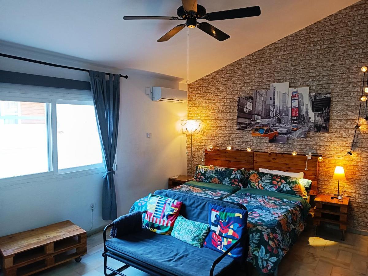 Apartment Estudio En Torremolinos - La Carihuela - Wifi 365 Mbps - Fire Stick Amazon - Playa A 50 Metros *