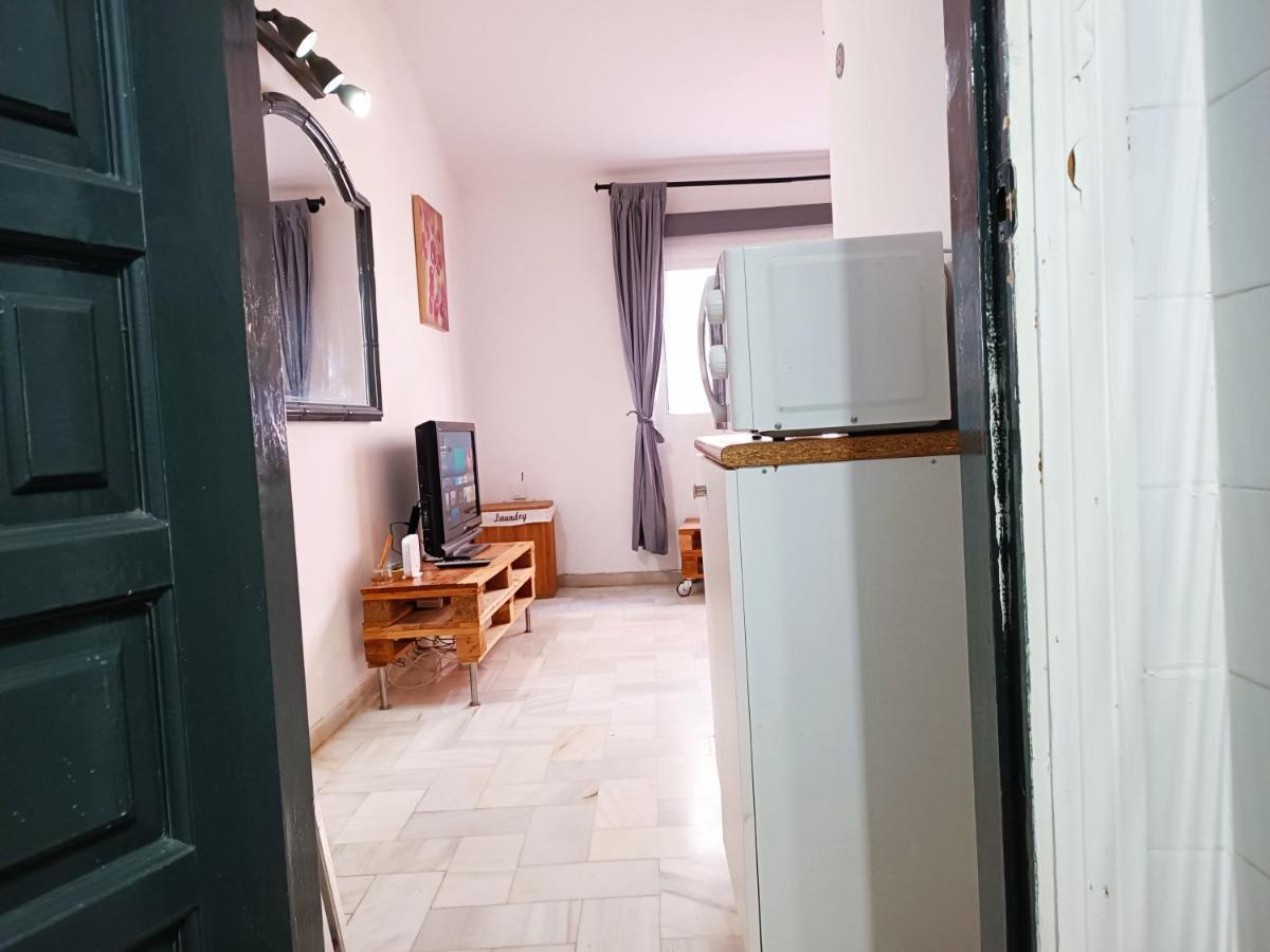 Apartment Estudio En Torremolinos - La Carihuela - Wifi 365 Mbps - Fire Stick Amazon - Playa A 50 Metros
