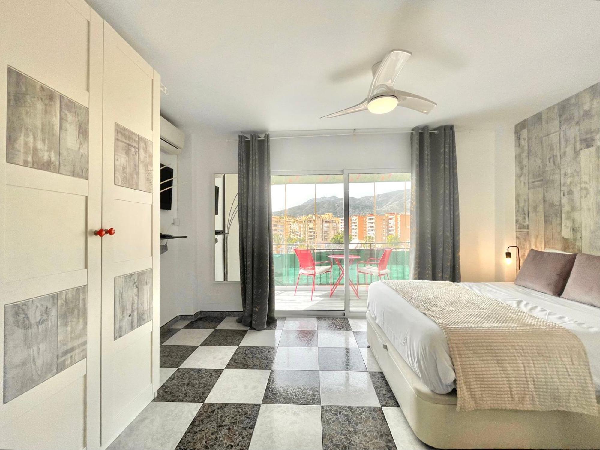 Lafrenchtouch - Coqueto Estudio Terraza Con Vistas Torremolinos