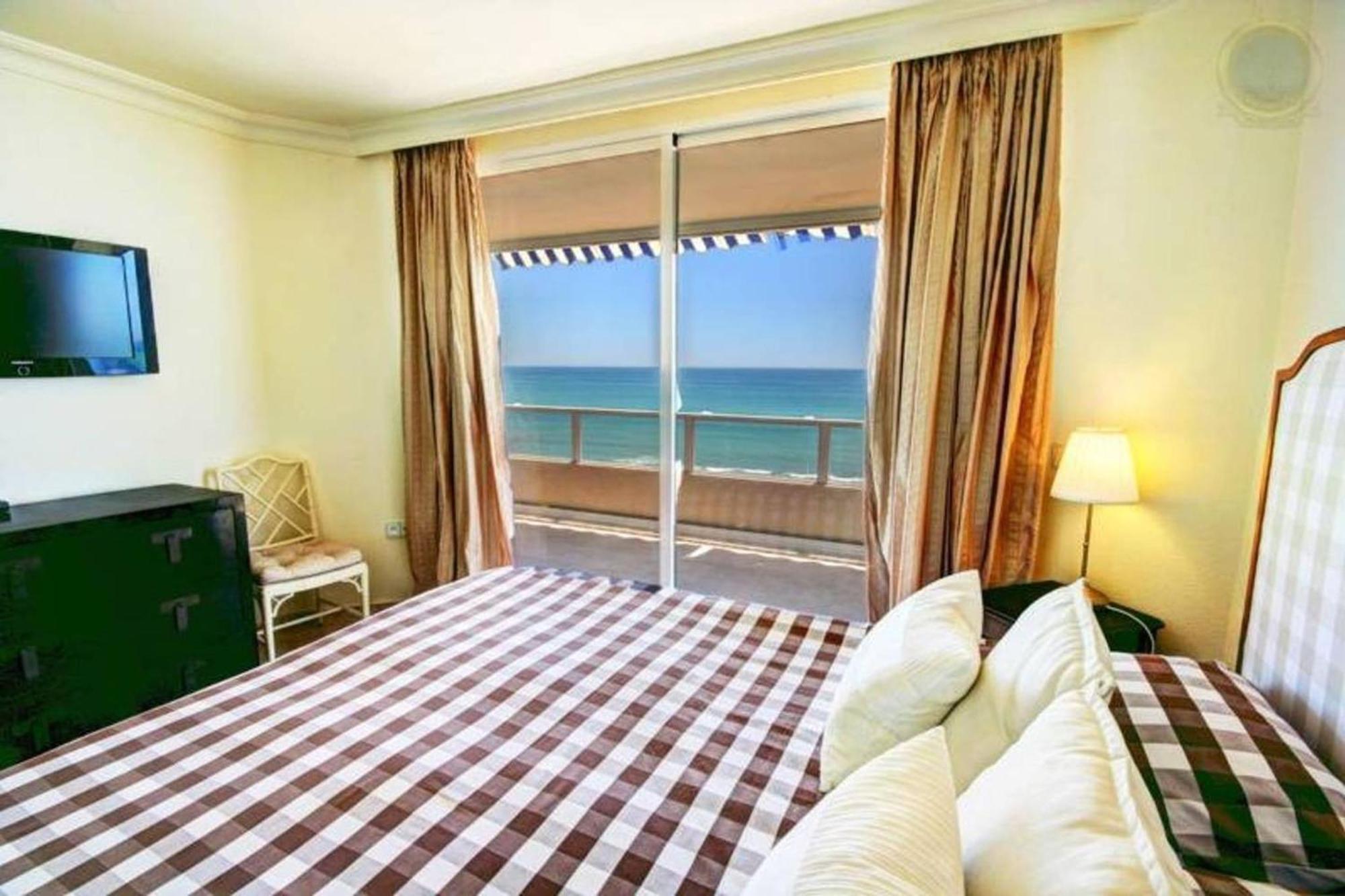 Apartment Luxury Penthouse 4 Bedrooms Facing The Sea Torremolinos