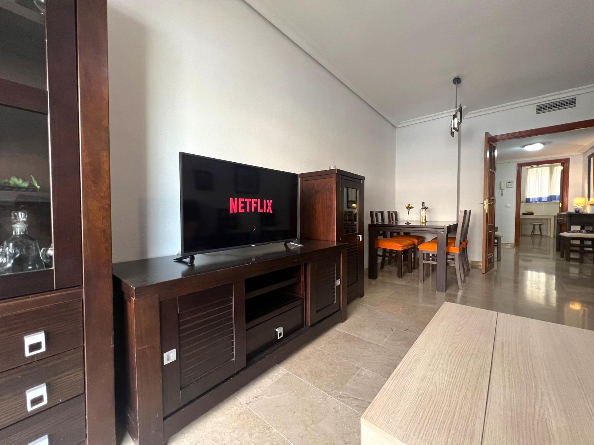 With Pool, Tennis & Gym By Homing Apartment Torremolinos