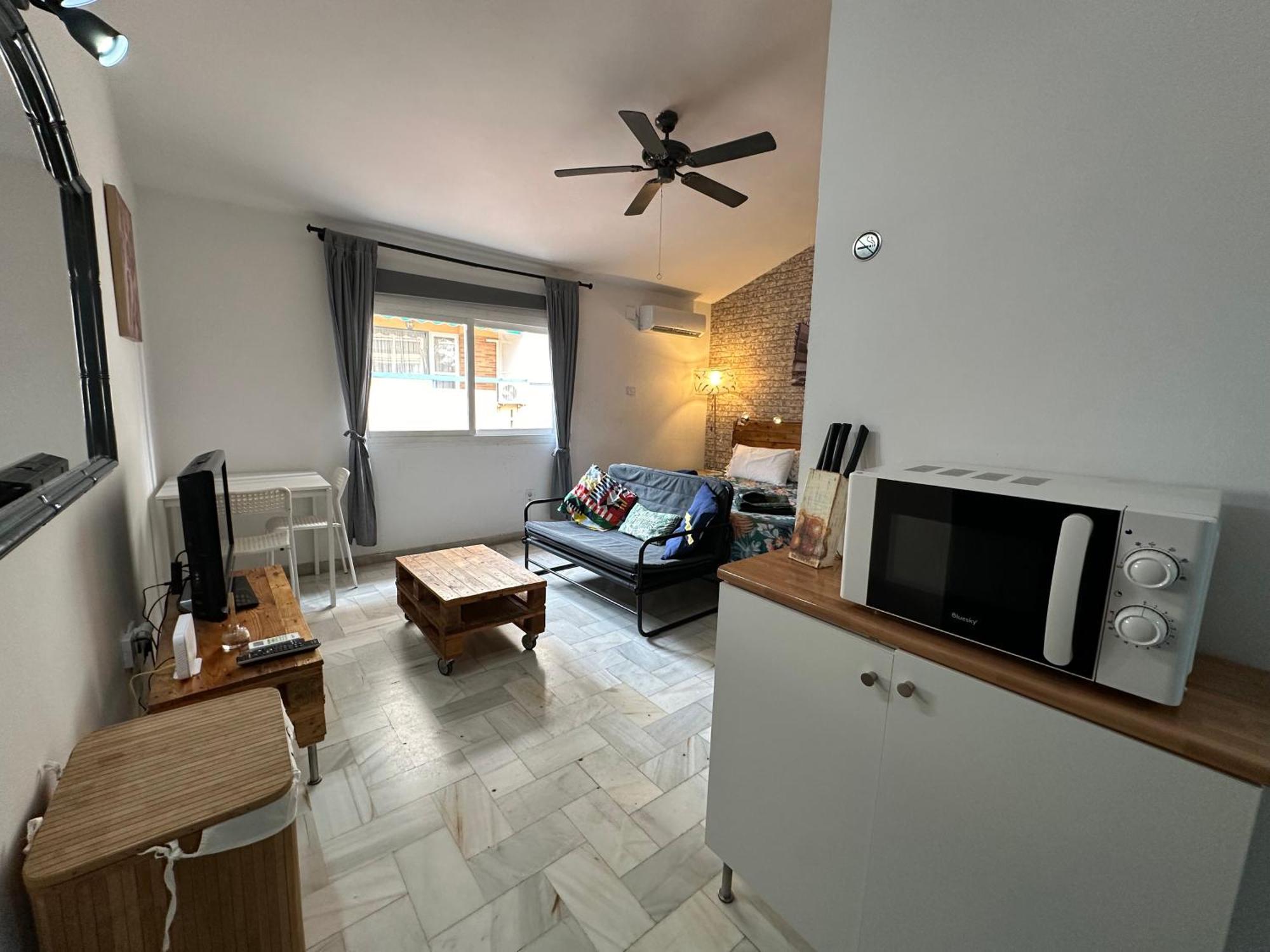 Estudio En Torremolinos - La Carihuela - Wifi 365 Mbps - Fire Stick Amazon - Playa A 50 Metros