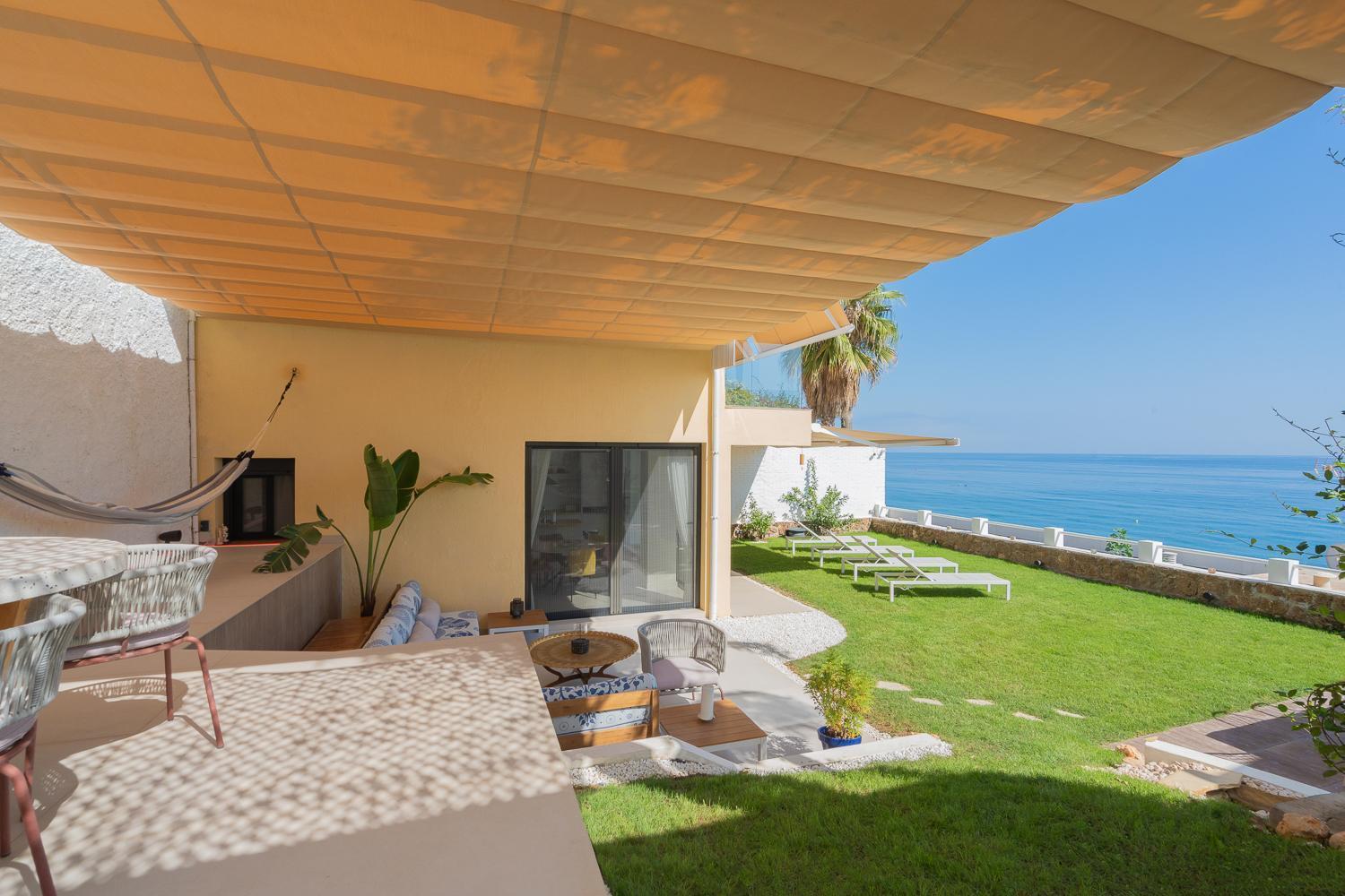 Seaside Tranquility And Urban Luxury - Stylish Duplex In W Jacuzzi * Torremolinos