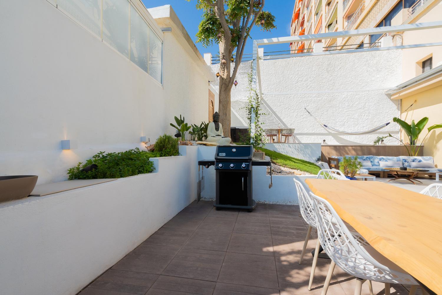Seaside Tranquility And Urban Luxury - Stylish Duplex In W Jacuzzi Torremolinos