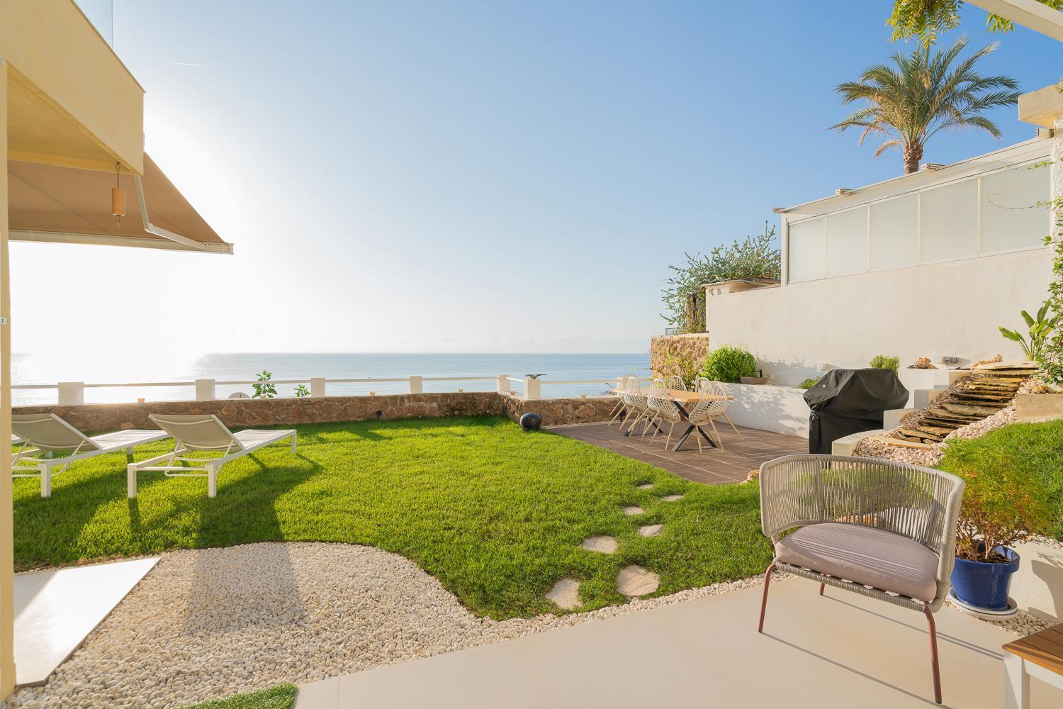 Seaside Tranquility And Urban Luxury - Stylish Duplex In W Jacuzzi Apartment *