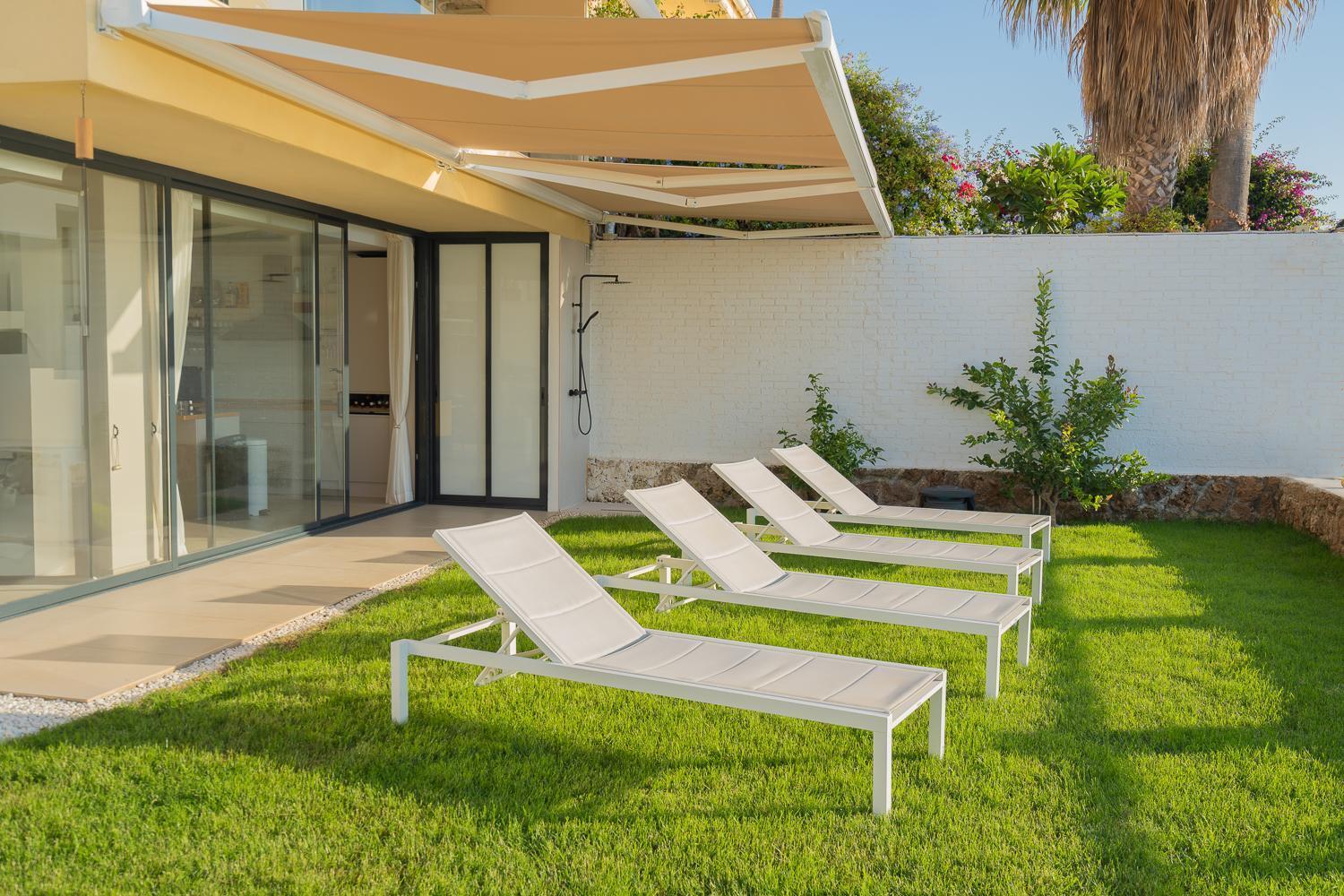 Seaside Tranquility And Urban Luxury - Stylish Duplex In W Jacuzzi