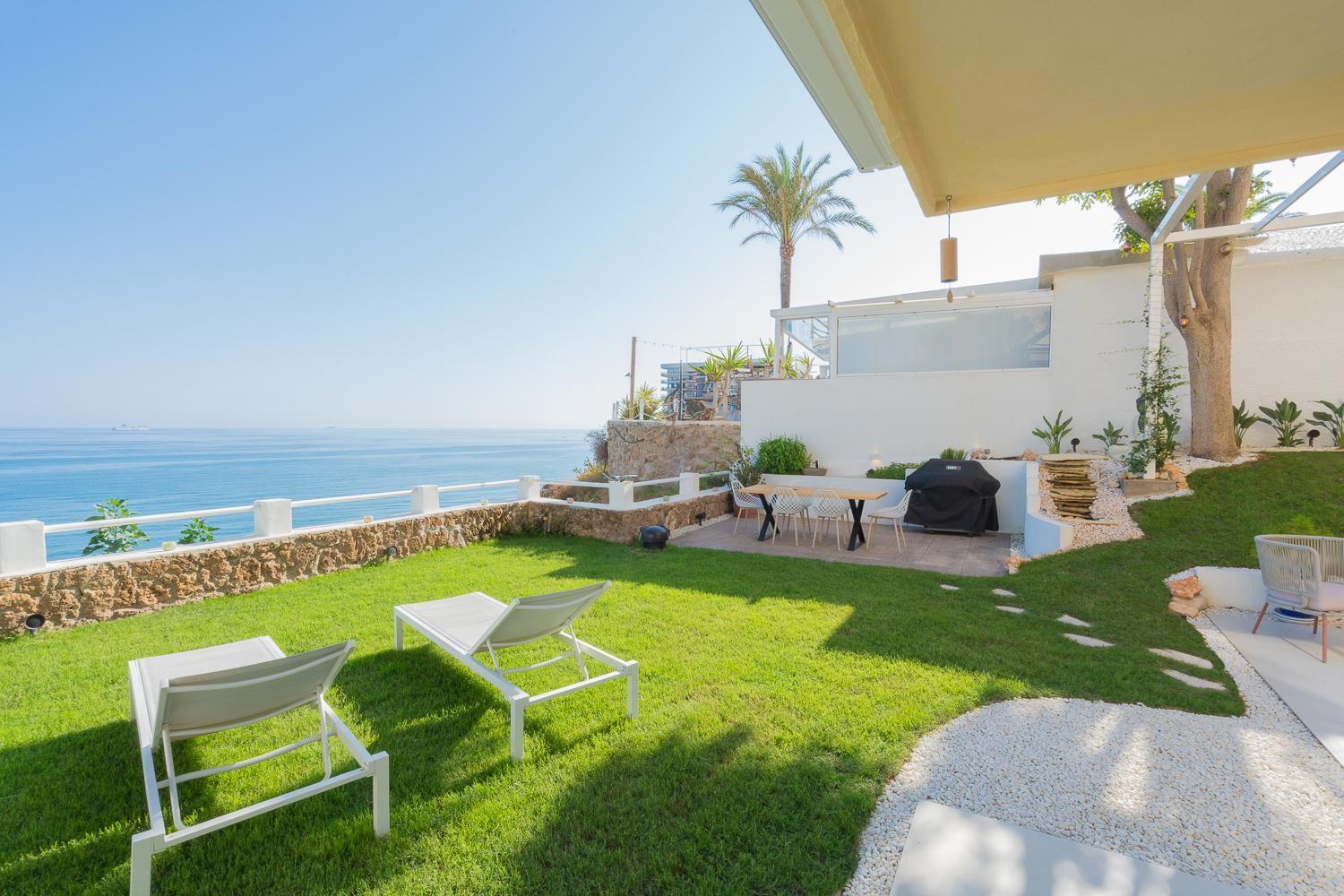 Apartment Seaside Tranquility And Urban Luxury - Stylish Duplex In W Jacuzzi Torremolinos