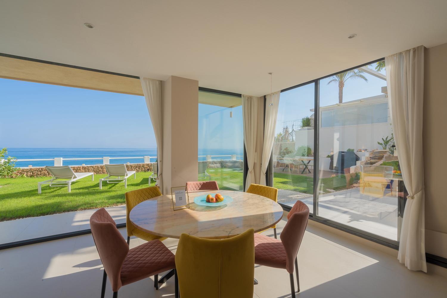 Seaside Tranquility And Urban Luxury - Stylish Duplex In W Jacuzzi Torremolinos