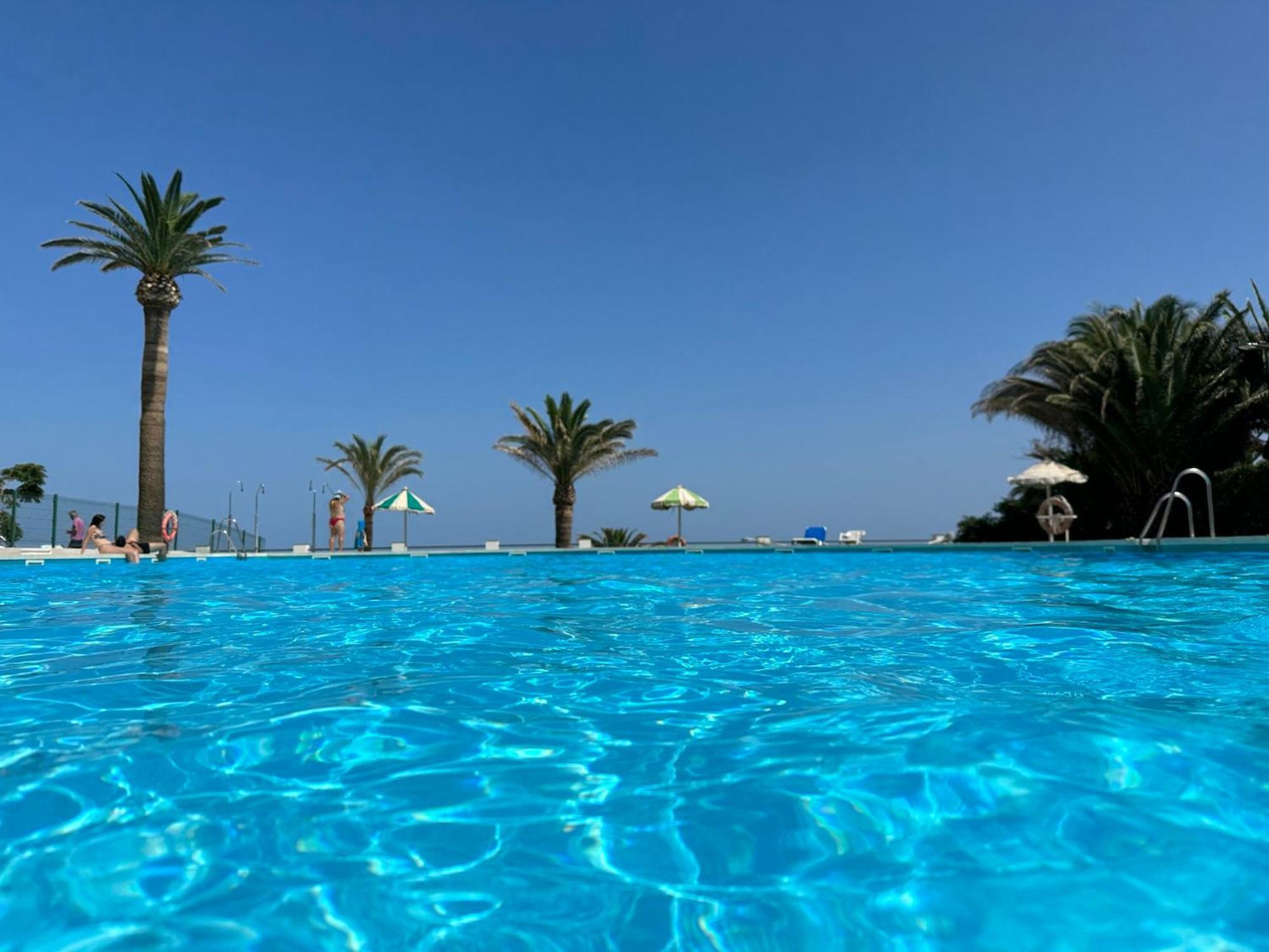 Seaside Tranquility And Urban Luxury - Stylish Duplex In W Jacuzzi Torremolinos