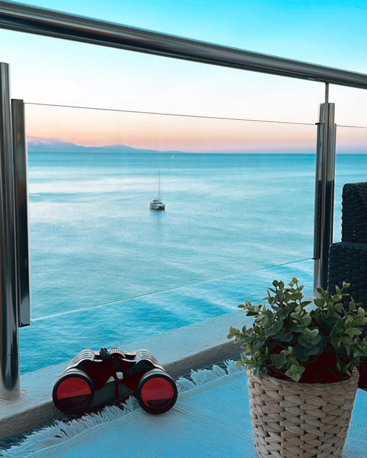 Apartment Amazing Frontline Sea Views Castillo Del Vigia *