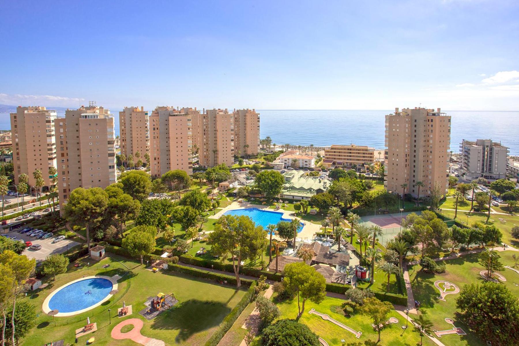 Playamar Flat In The With Pool, Tennis And Paddle Court, Gardens Apartment *