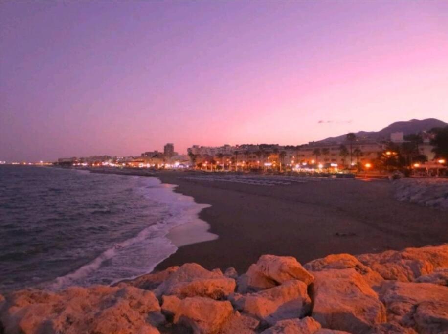 #409 Near Beaches &free Wifi Apartment *