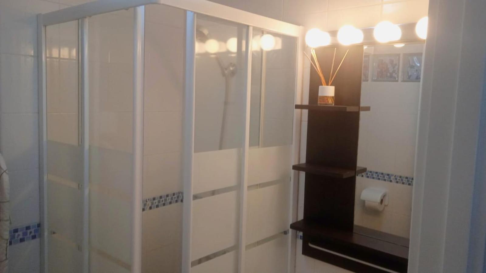 Apartment #409 Near Beaches &free Wifi *