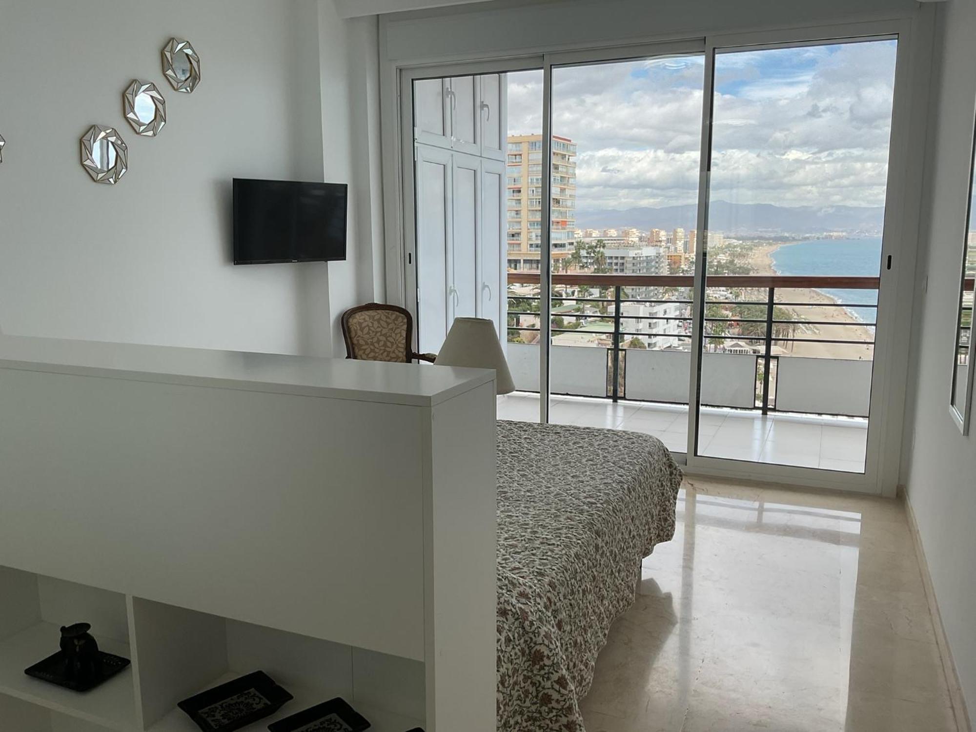 Carré D’or De 80m2 Au Santa Clara Torremolinos