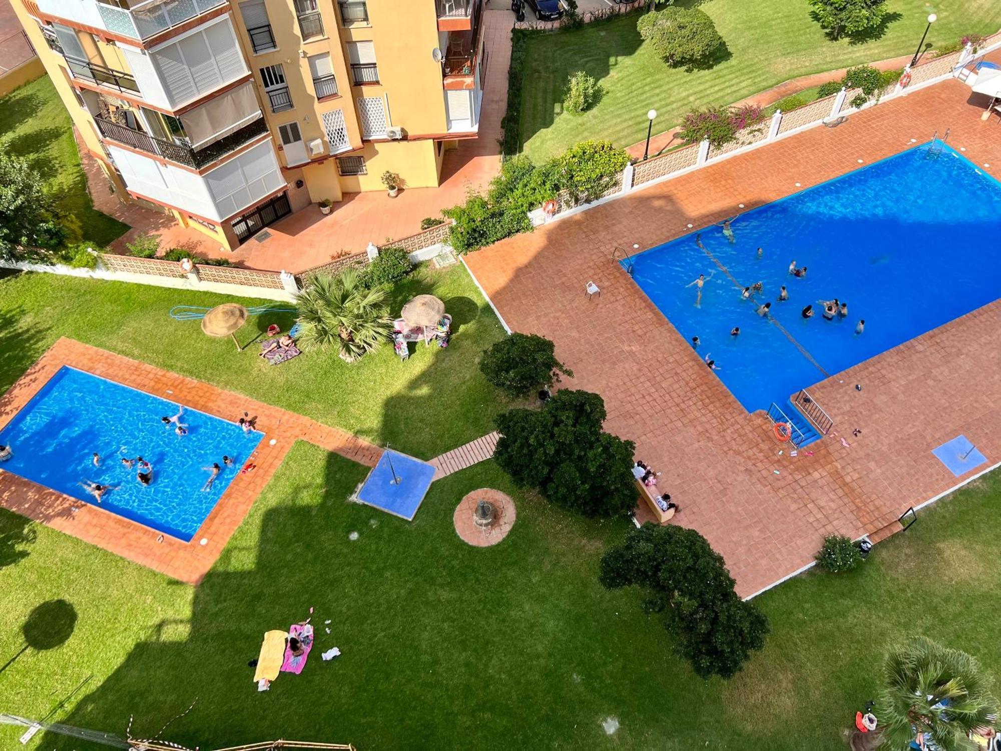First Line Beach, Tenniscourt And Pool