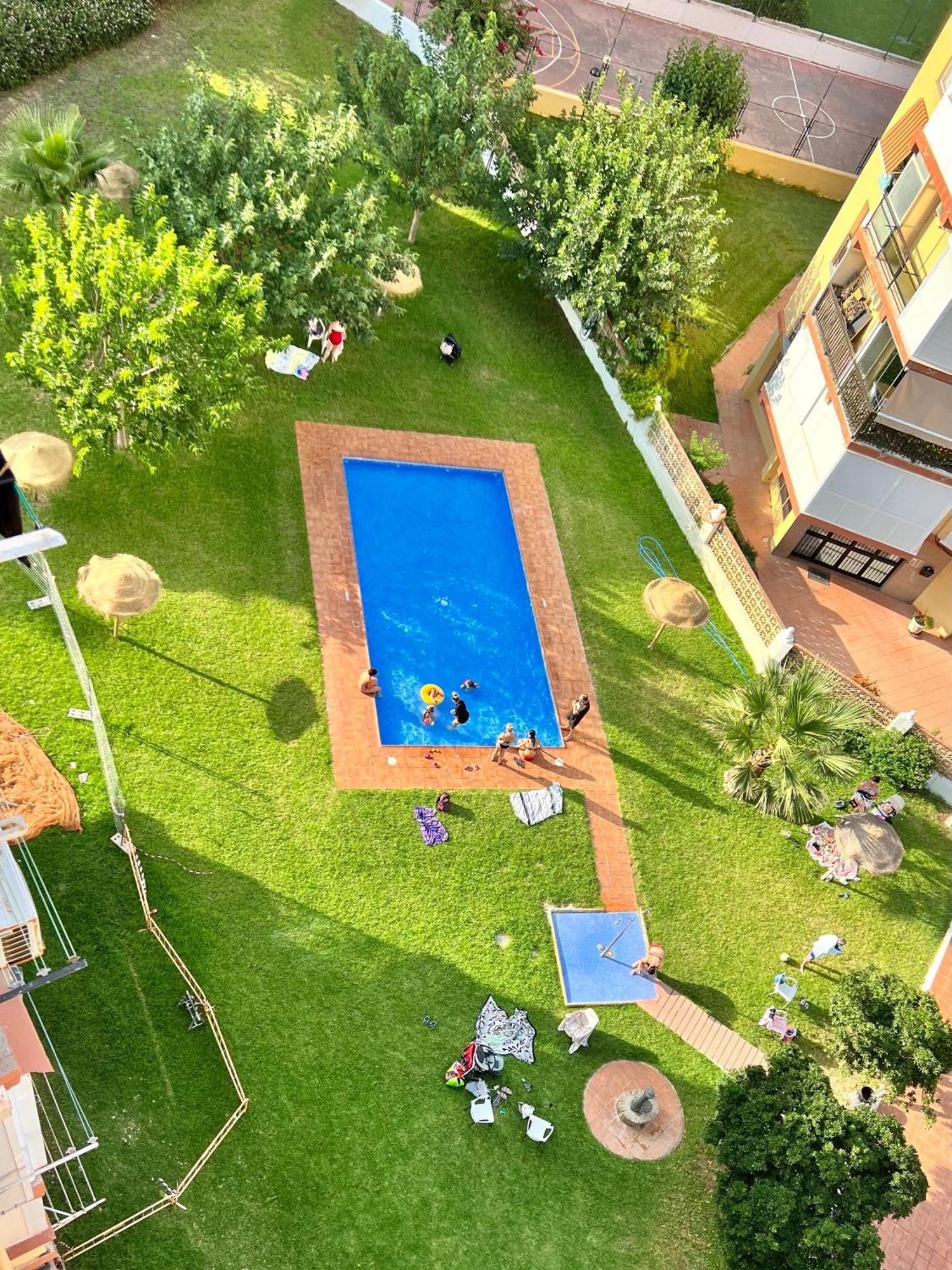 First Line Beach, Tenniscourt And Pool Torremolinos