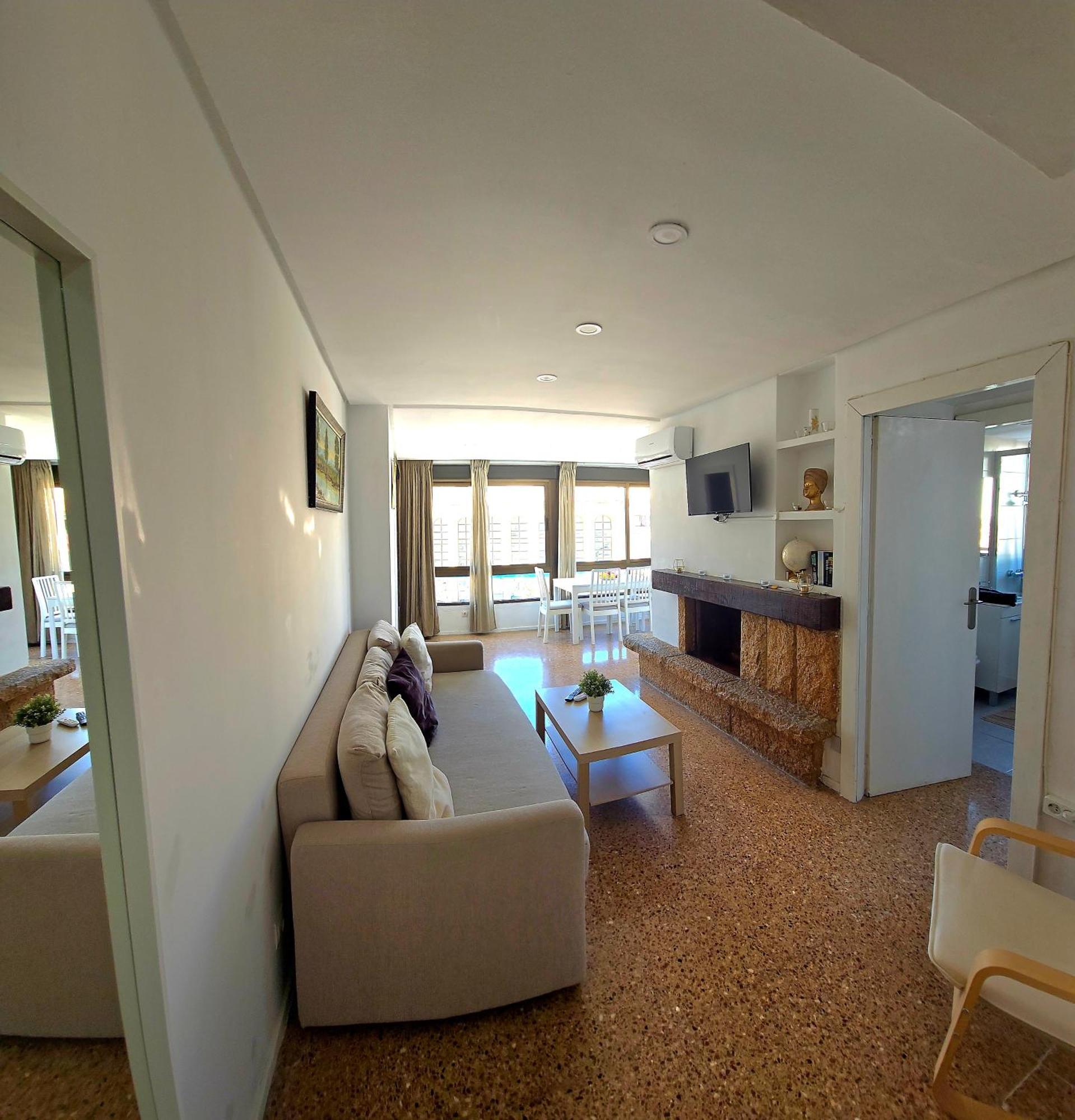 Nogalera Rainbow, 2-bedroom With Pool And Parking Apartment Torremolinos