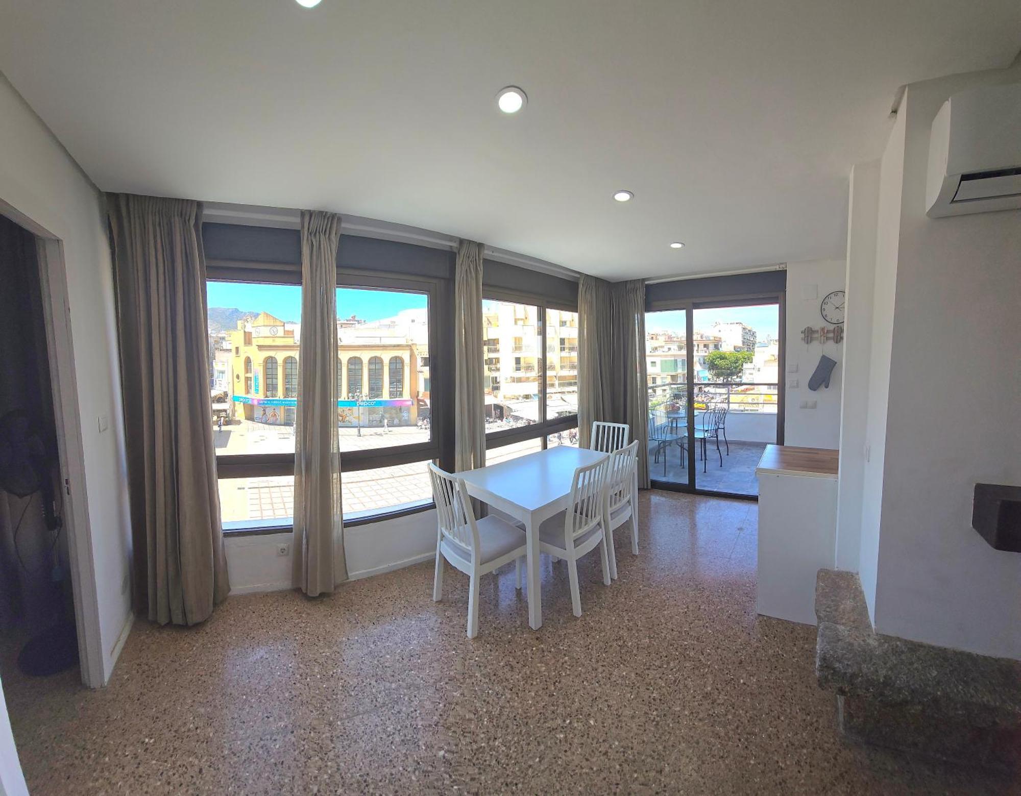Nogalera Rainbow, 2-bedroom With Pool And Parking Apartment
