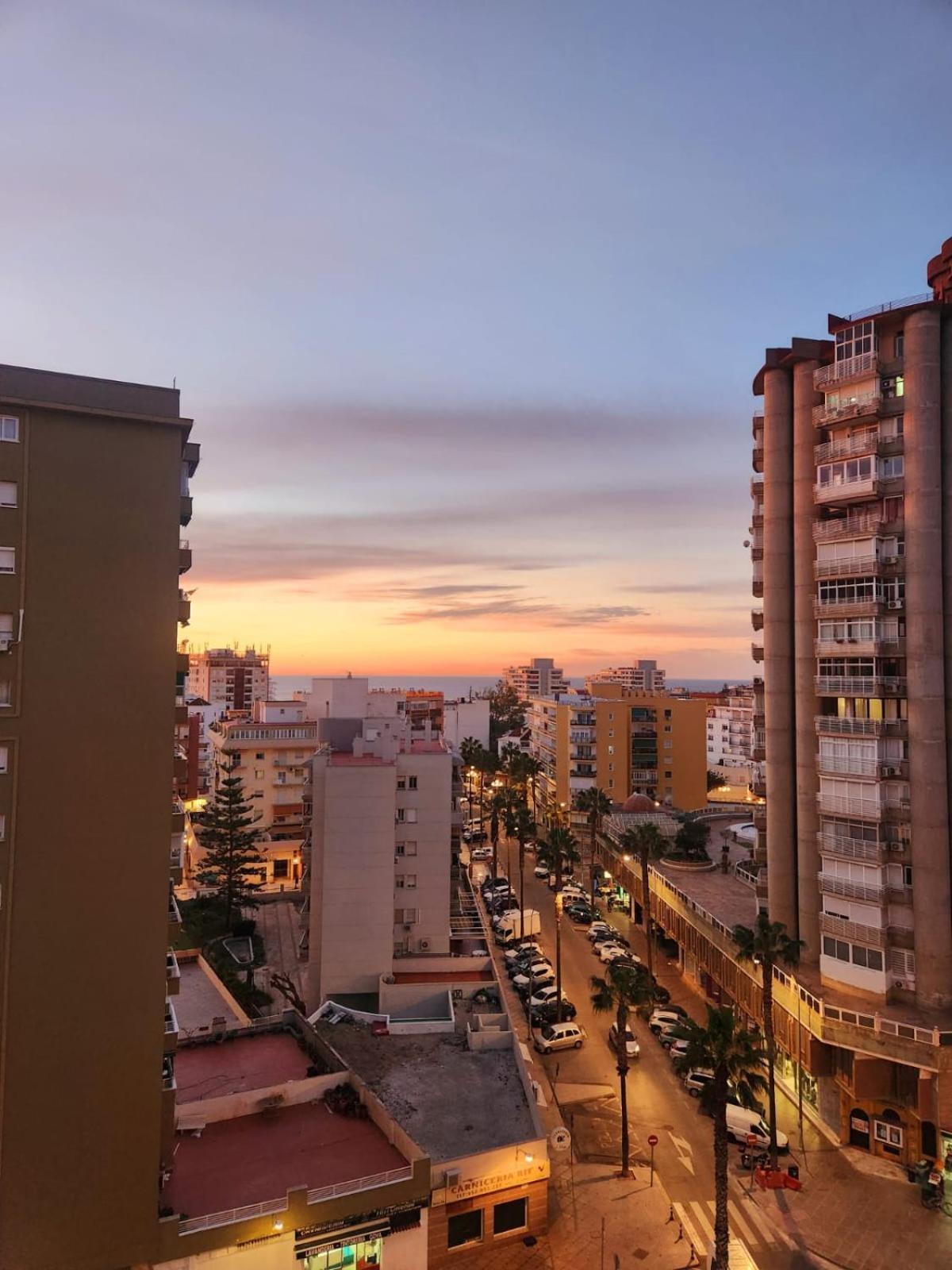 The American Dream - One Bedroom With Stunning Views Apartment