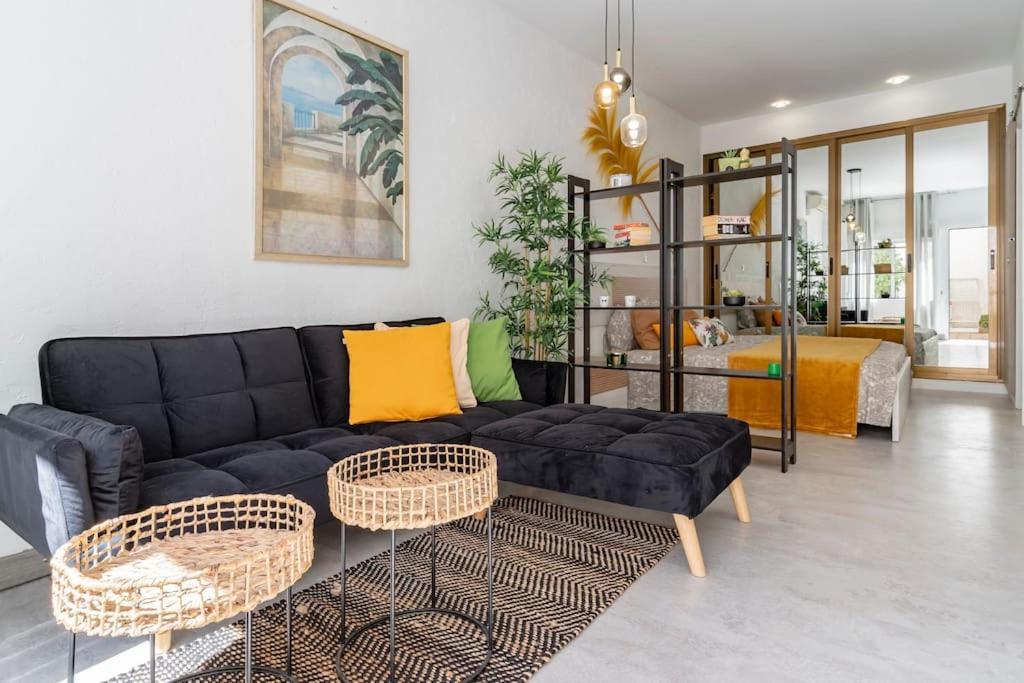 Bonito Estudio Carihuela Con Terraza, Wifi, Playa A 150 Metros Appartement