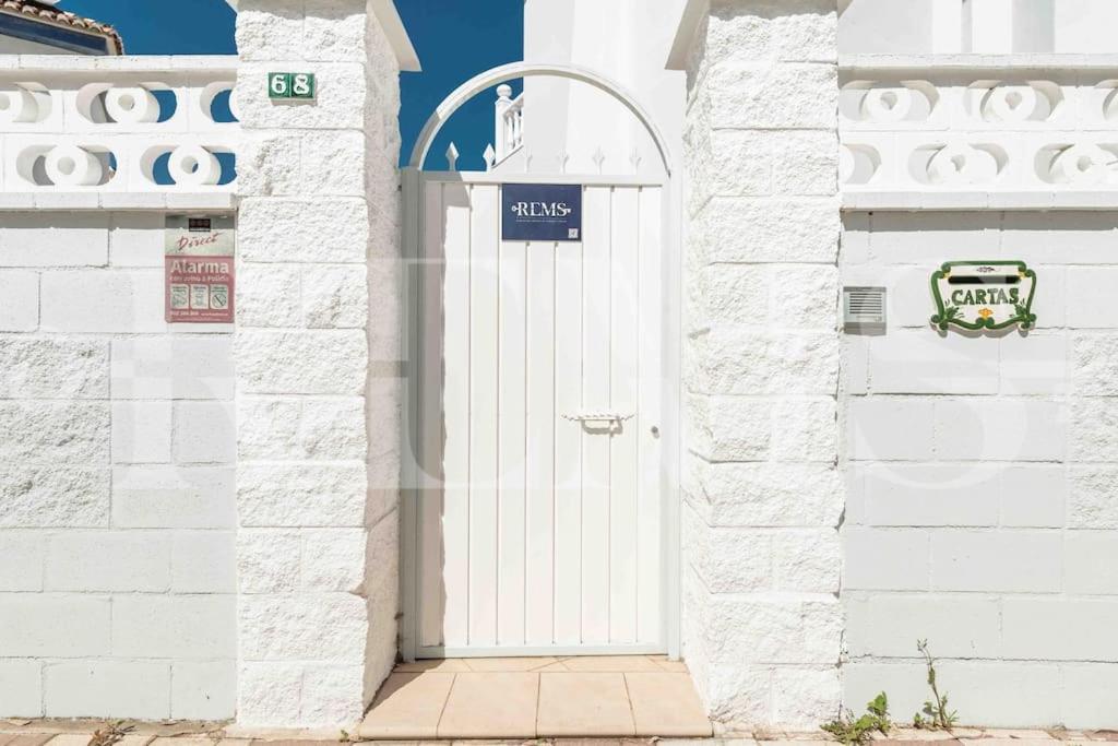 Full House With Pool, Bbq And Garden By Rems Holiday home *
